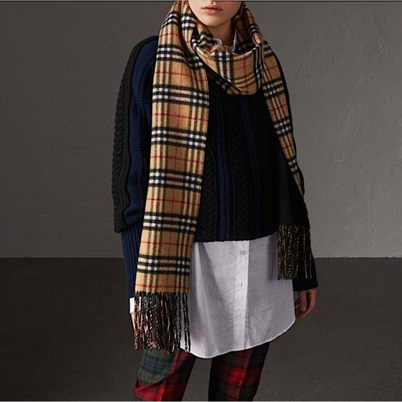 BURBERRY Reversible Cashmere Scarf - Picture 1 of 13